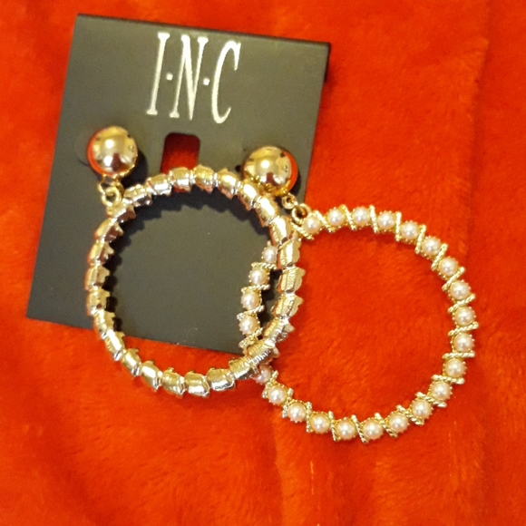 2 pairs of women dangling earrings - Picture 6 of 6